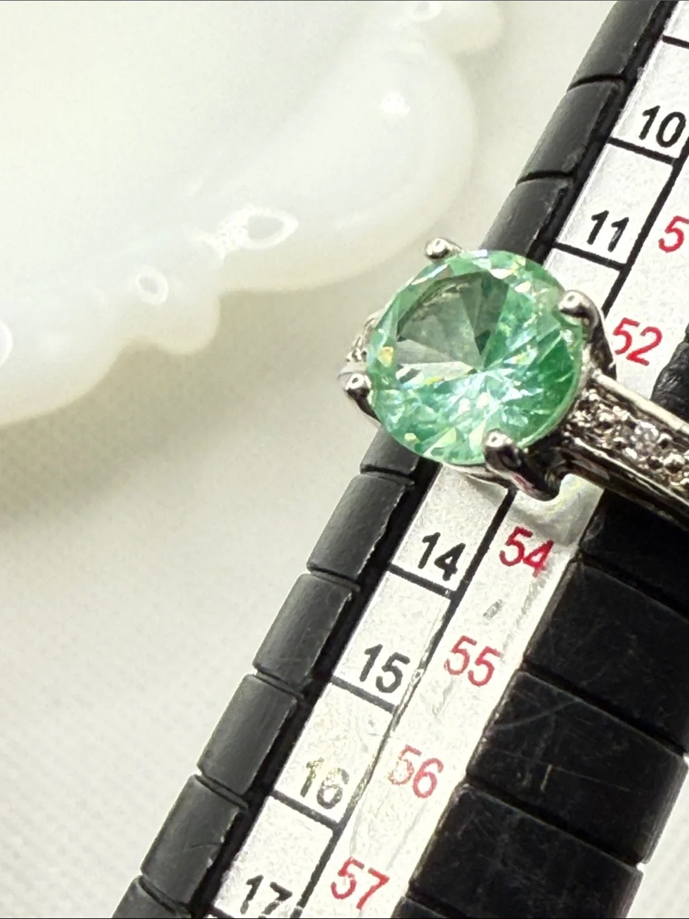 Vintage synthetic Green Spinel Round-Cut Solitaire Cz Ring rhodium plated